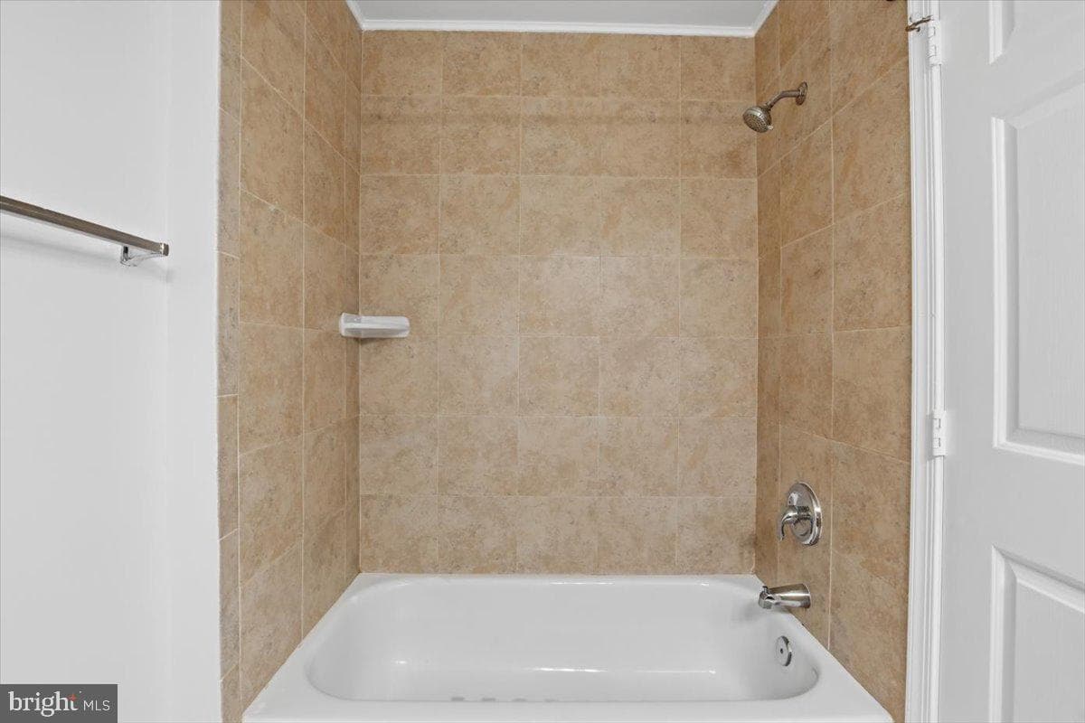 11002 Koman Circle #301 photo 19