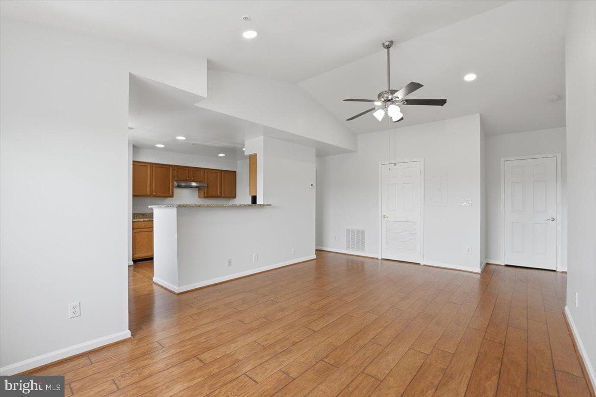 11002 Koman Circle #301 photo 4
