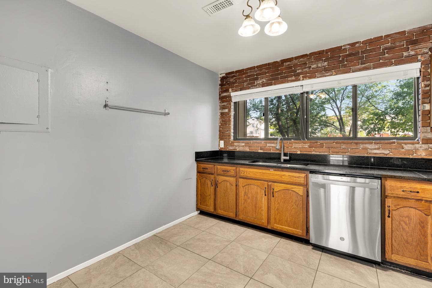 2103 Old Landing Way photo 18