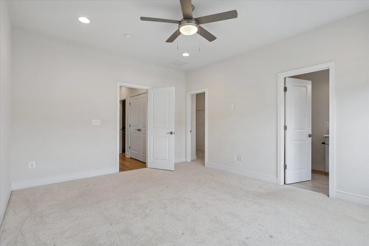 6703 Upland Manor Drive photo 11