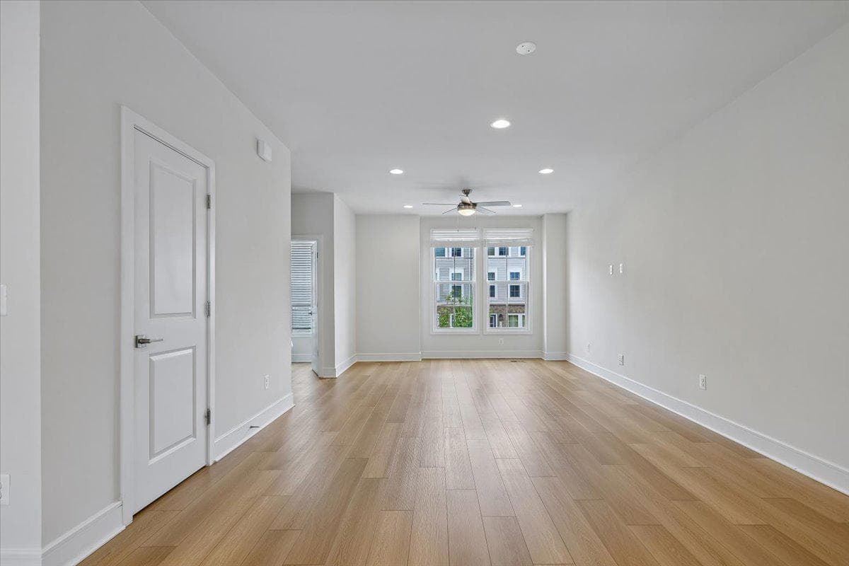 6703 Upland Manor Drive photo 5
