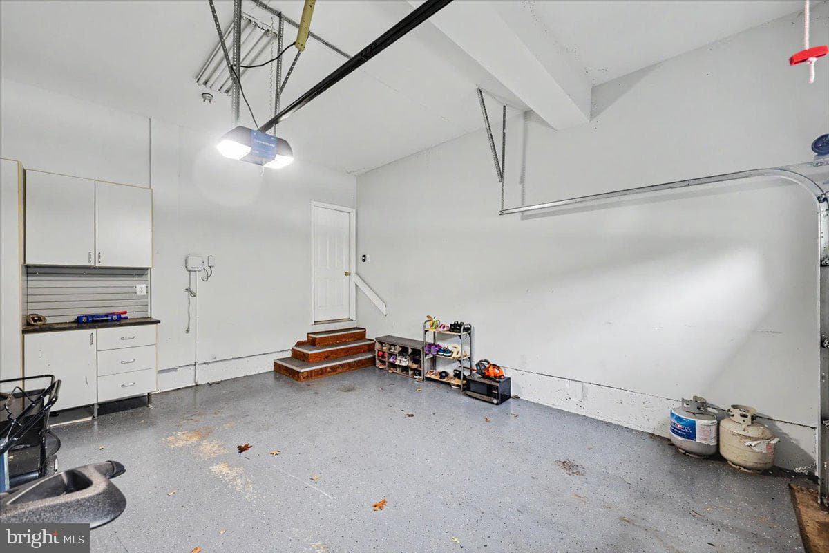 9060 Sainsbury Court photo 45