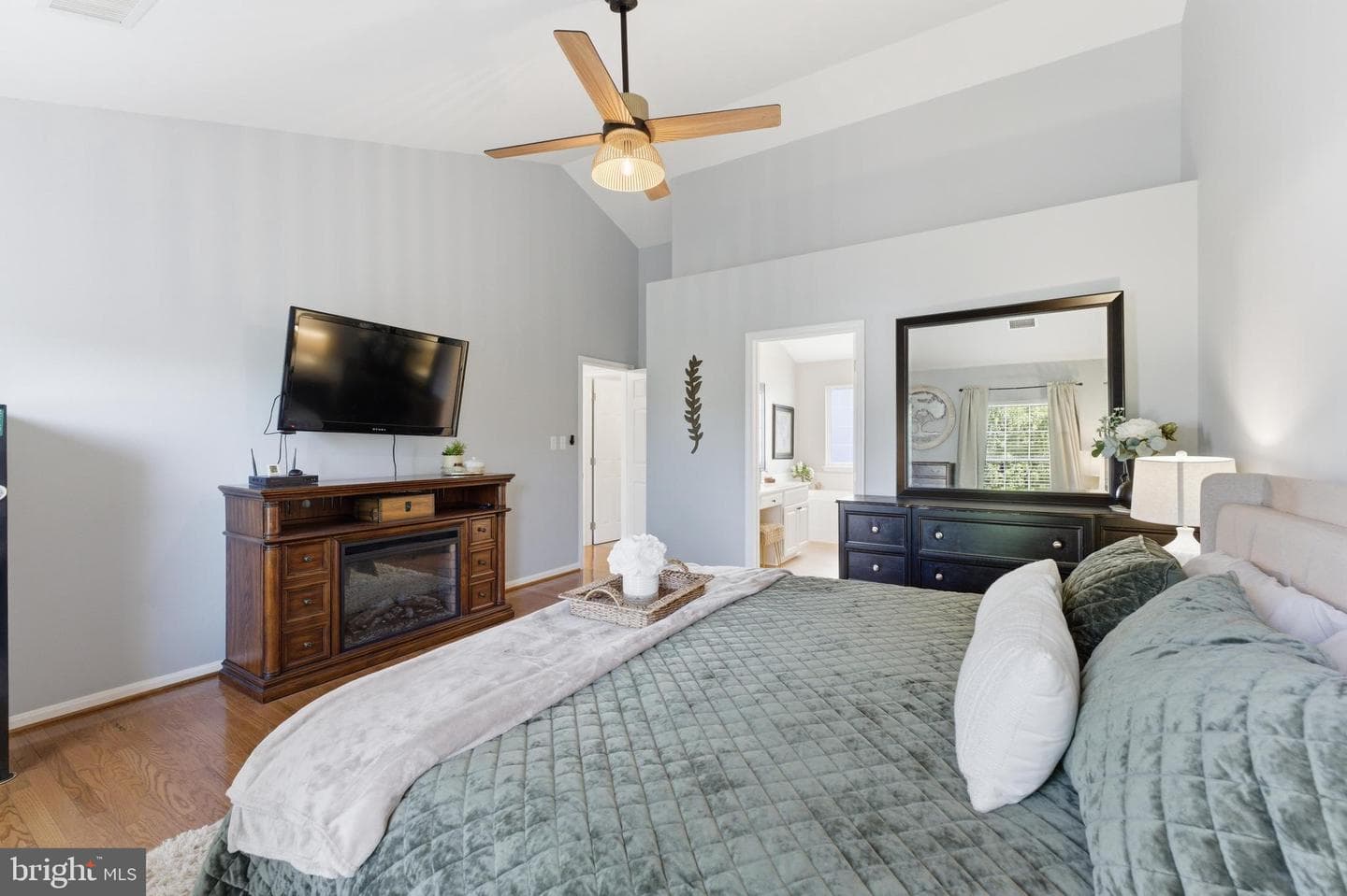14889 Greenhill Crossing Drive photo 33