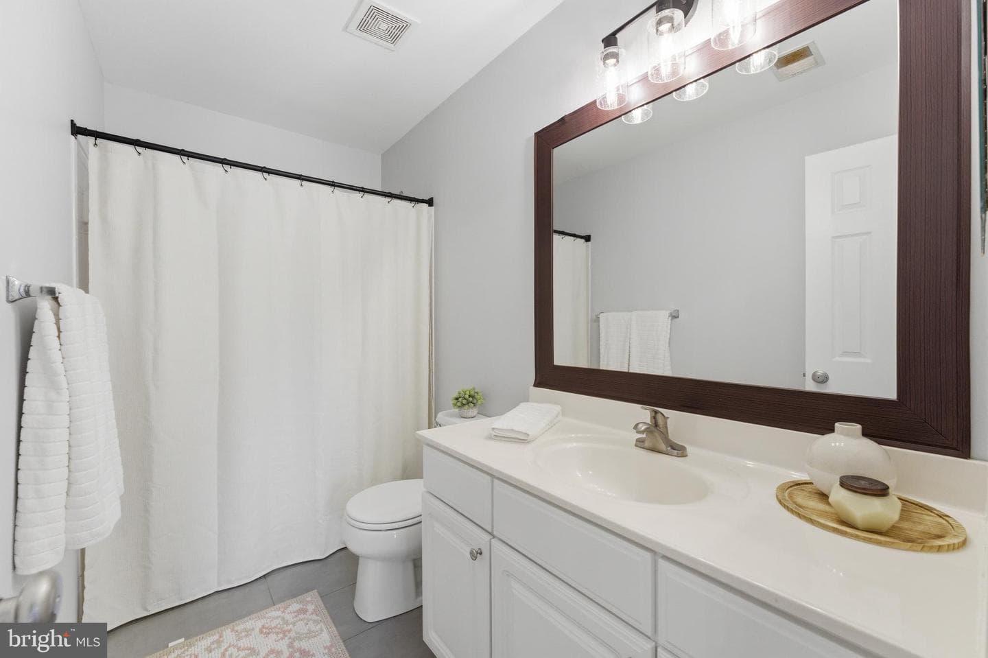 14889 Greenhill Crossing Drive photo 40
