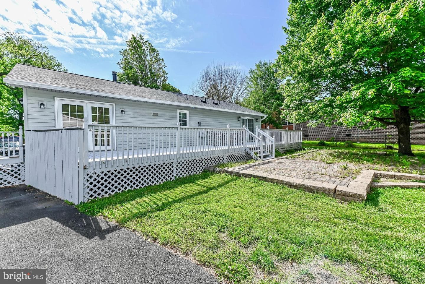 7712 Pine Street photo 23