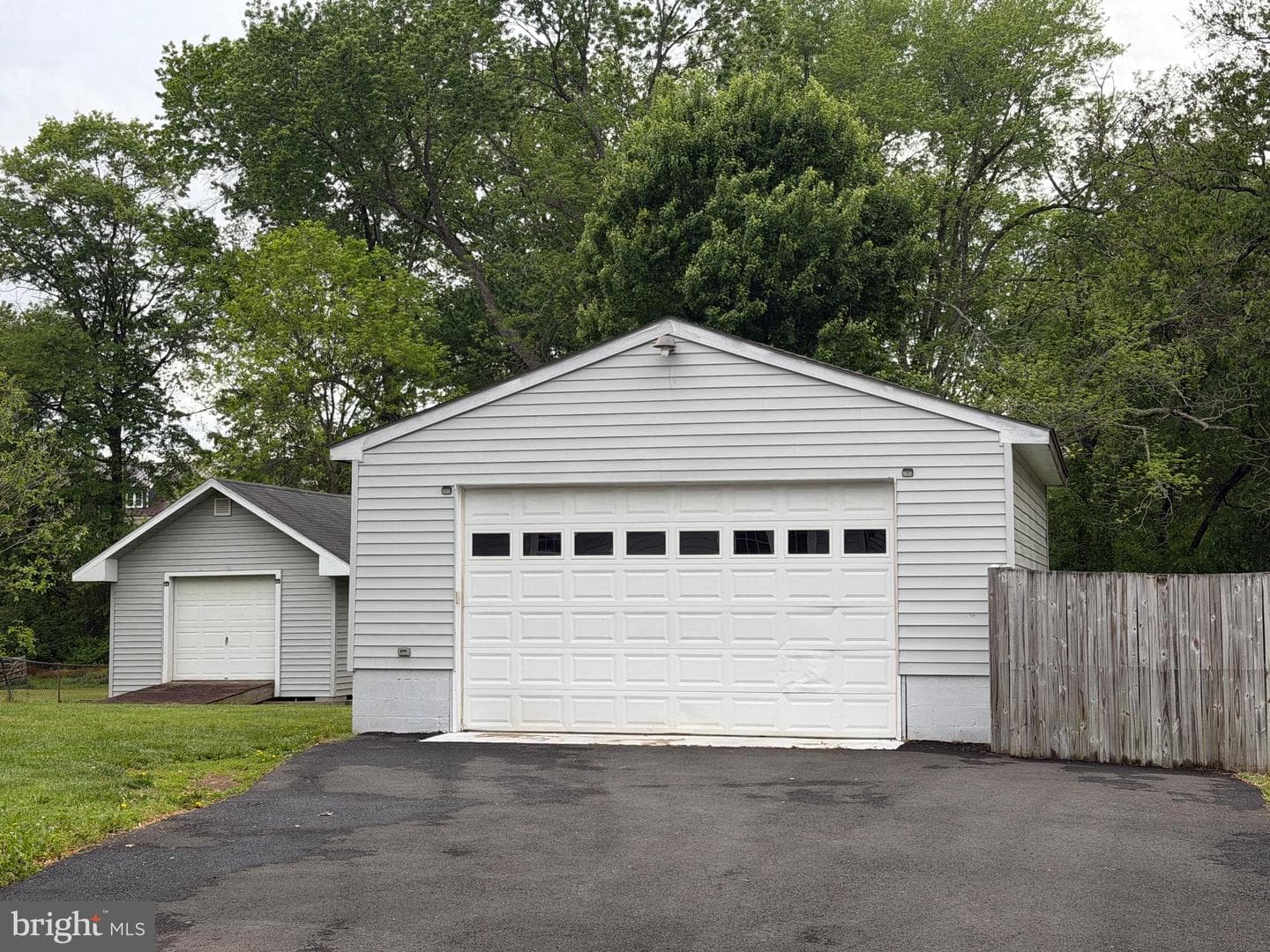 7712 Pine Street photo 7