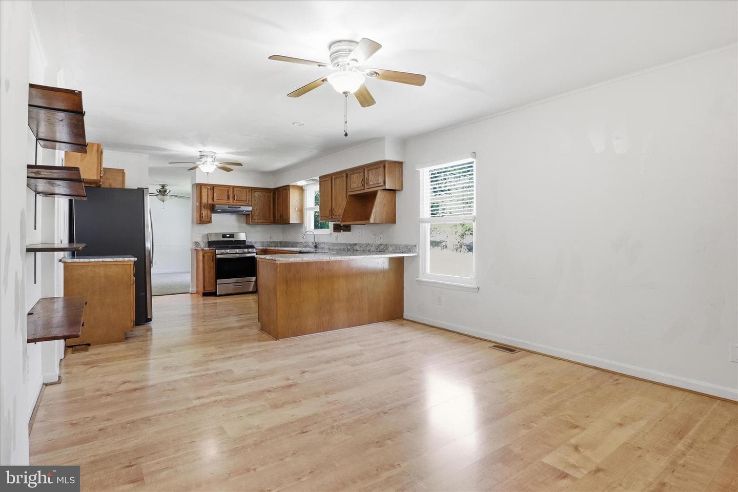 18507 Amidon Avenue photo 11