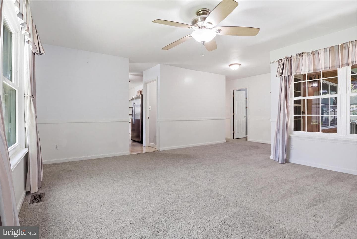 18507 Amidon Avenue photo 6