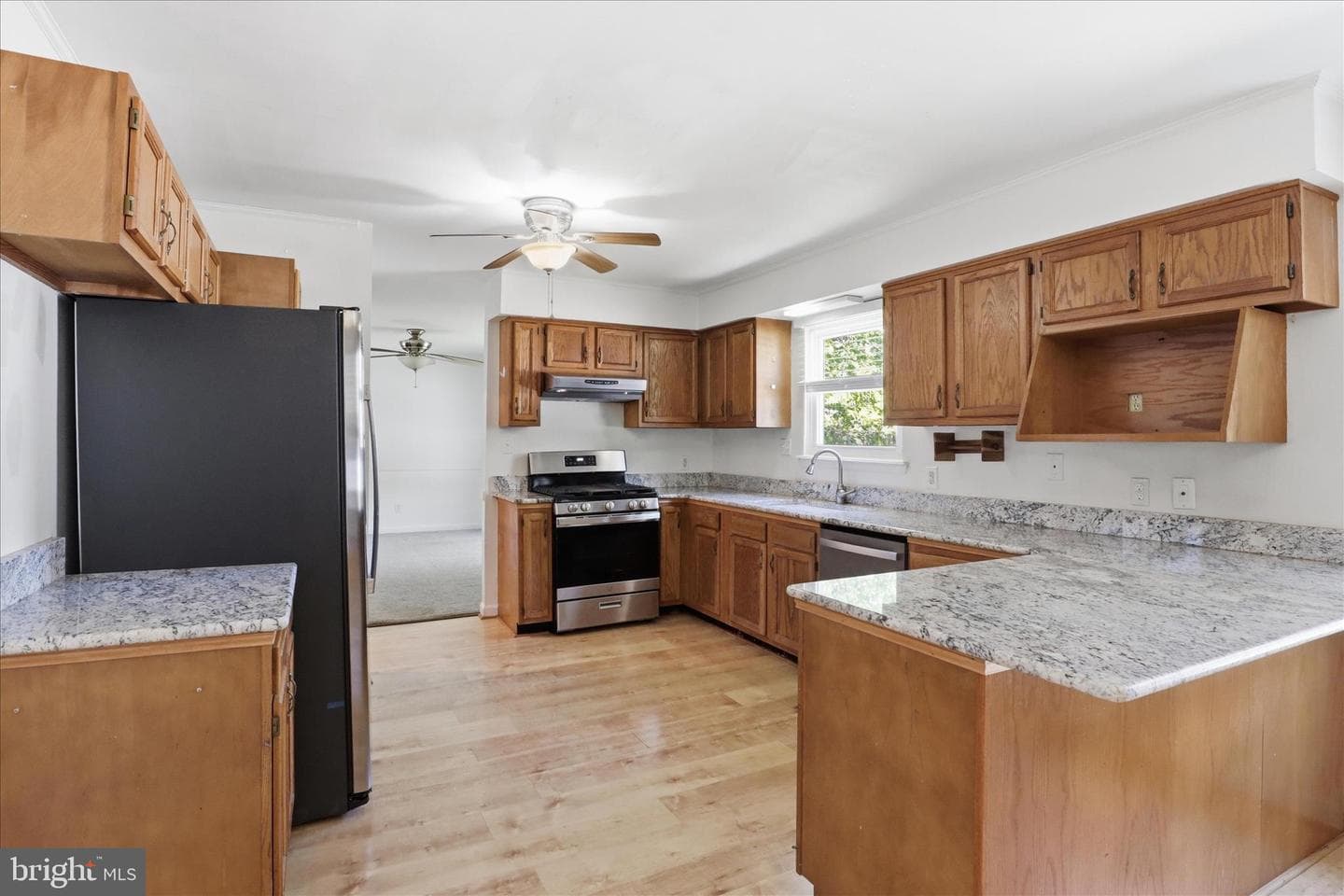 18507 Amidon Avenue photo 9