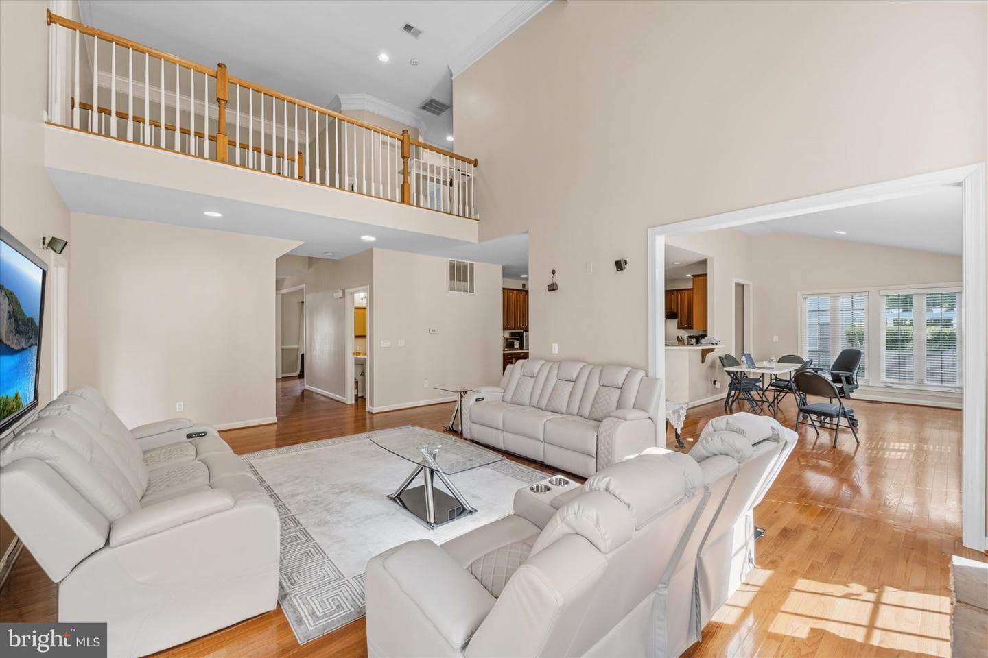 7236 Winnipeg Court photo 11