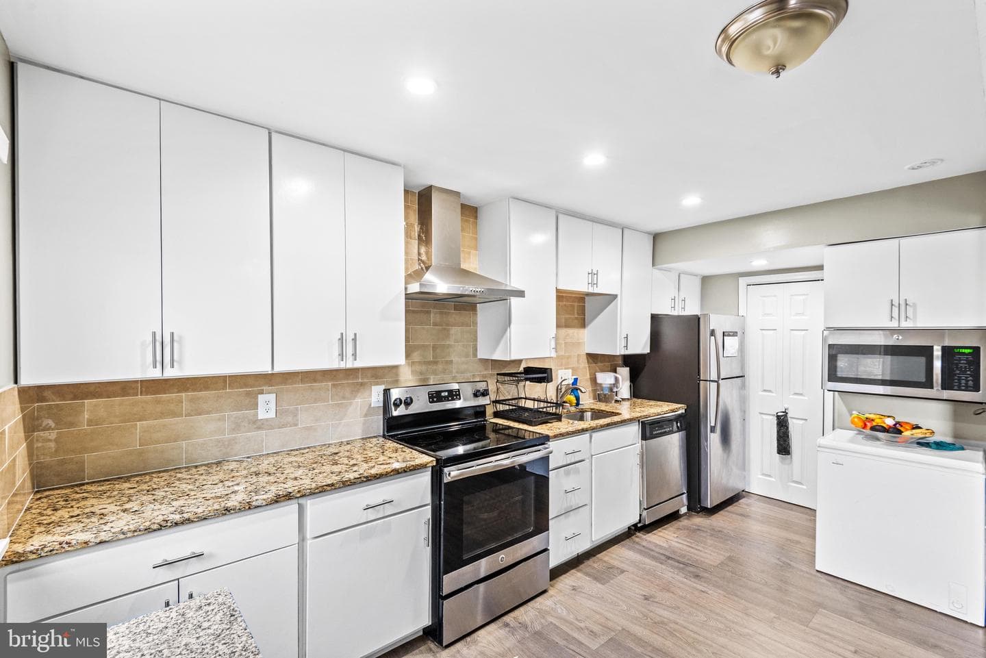 3493 Cranmer Mews photo 6