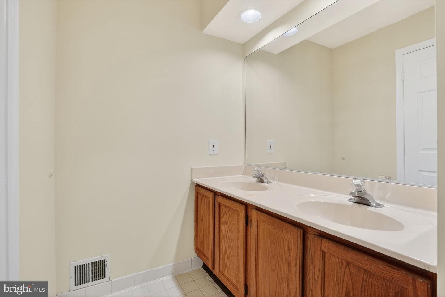 7932 Blue Gray Cir photo 18