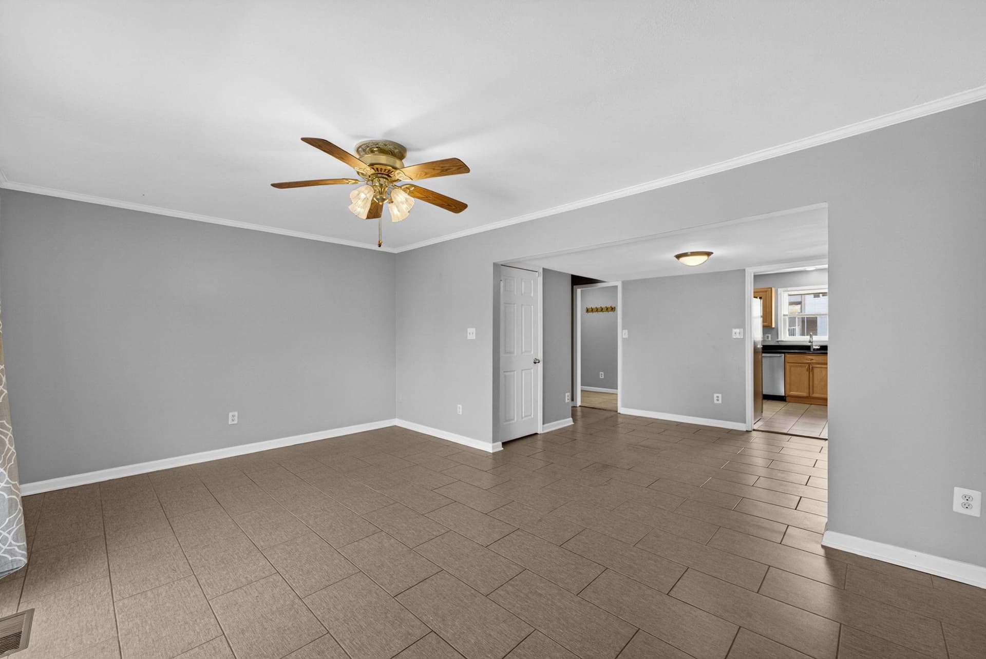 8636 Newton Place photo 6