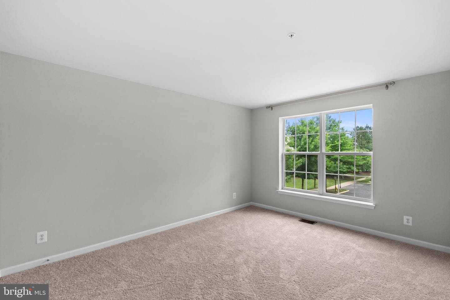 15324 Kensington Park Drive photo 20