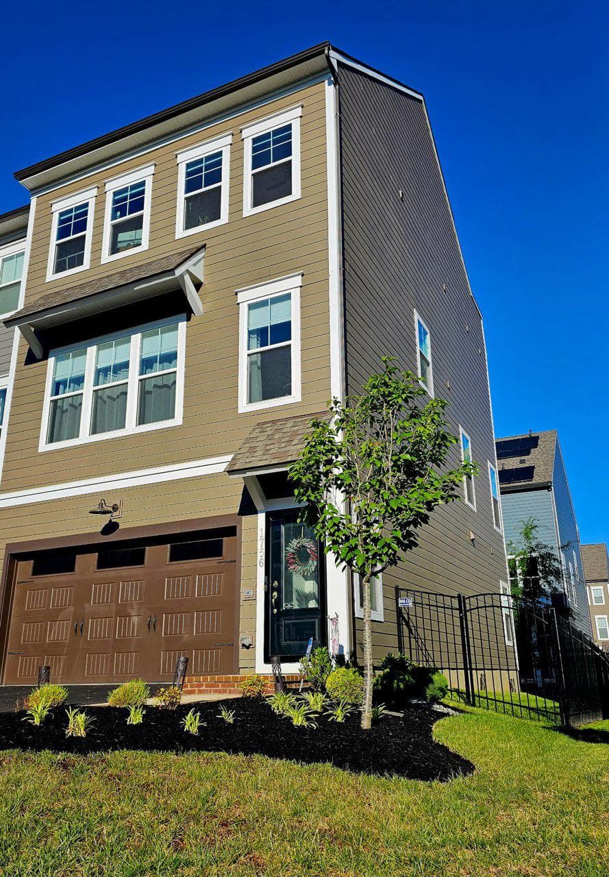 1756 Blue Spruce Street, Dumfries