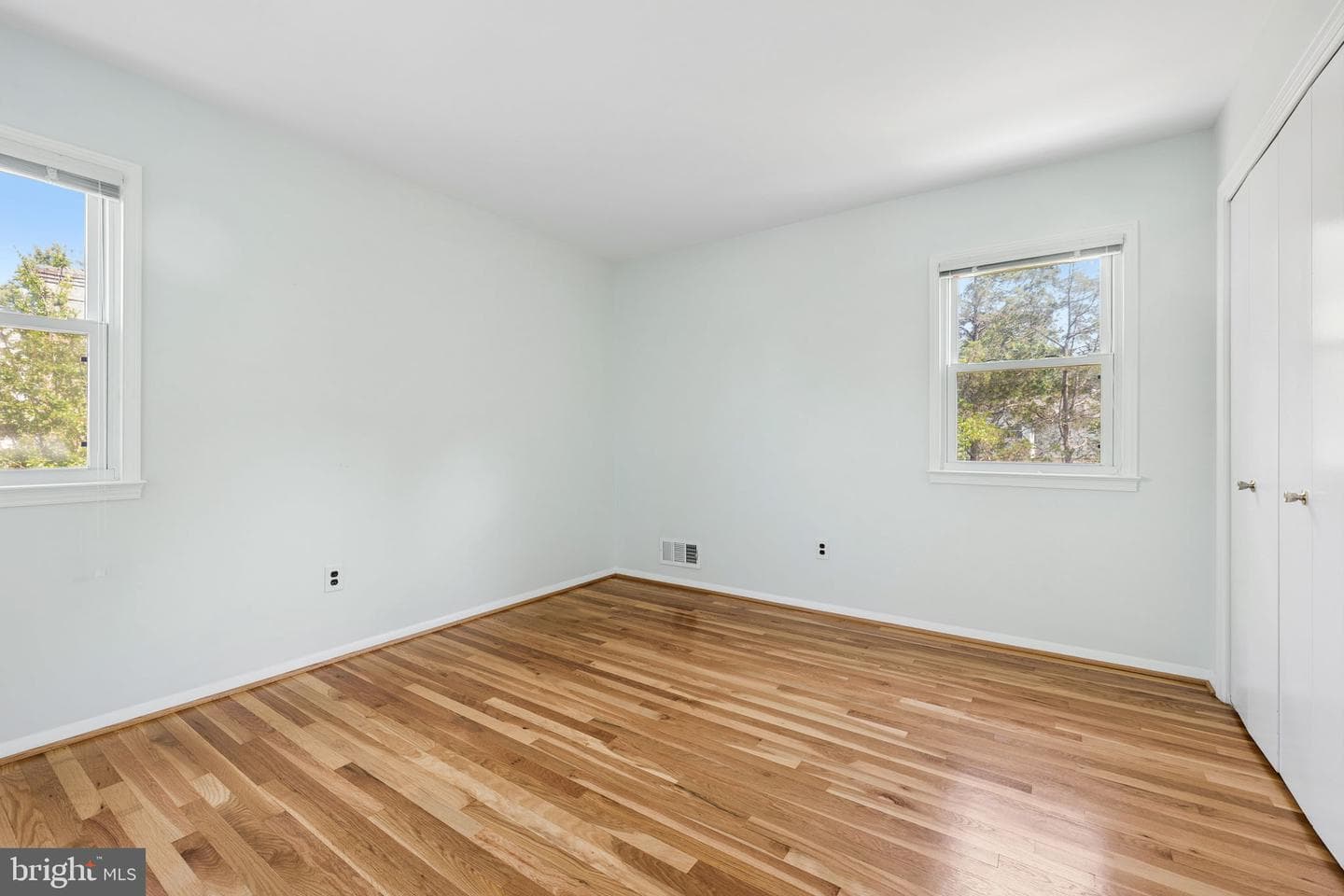 9803 Greenview Lane photo 12