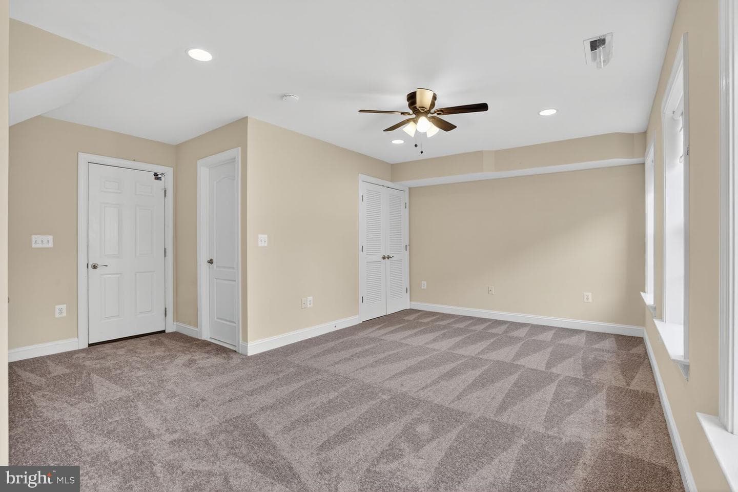 3711 Chippendale Circle photo 4