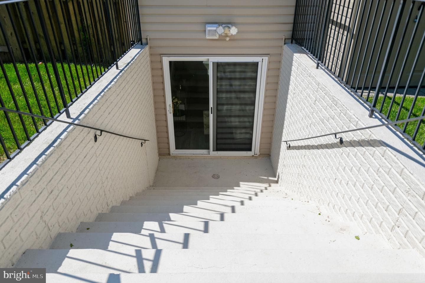 13596 Dodsworth Drive photo 37