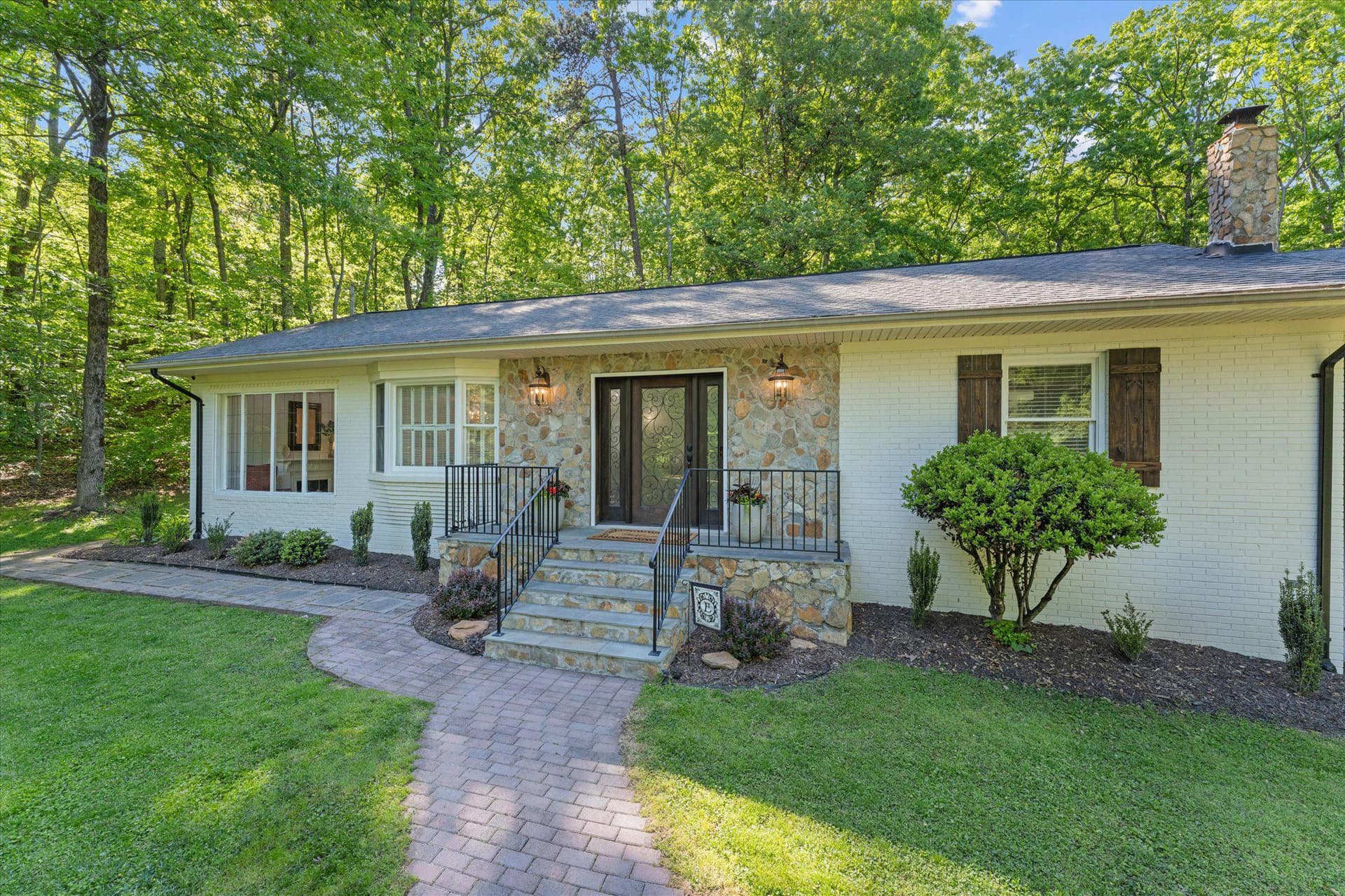 3800 Mountain Road photo 3