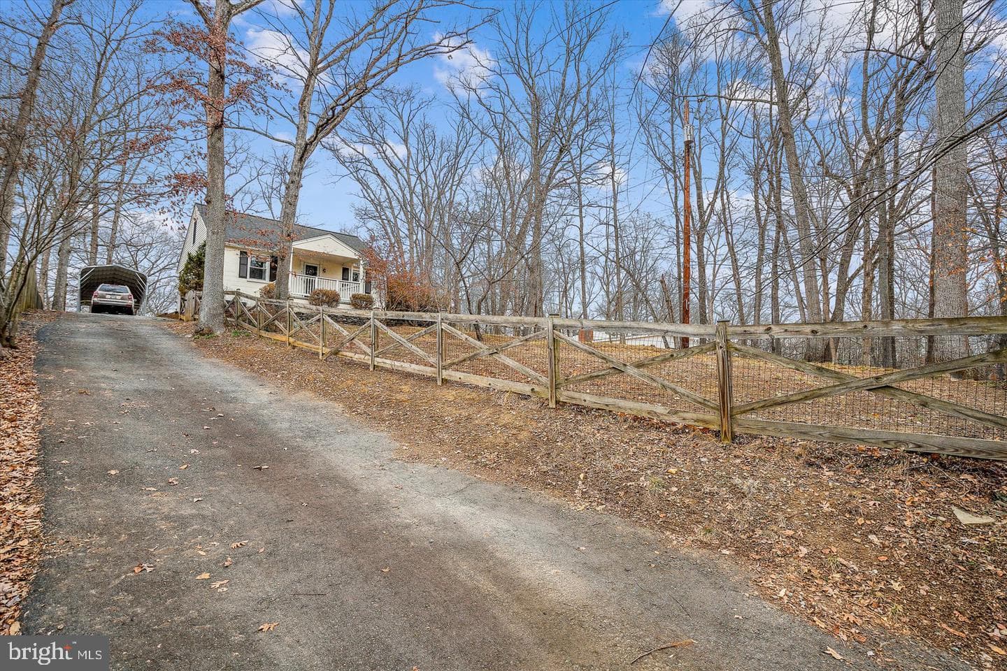 18418 Woodland Dr photo 2