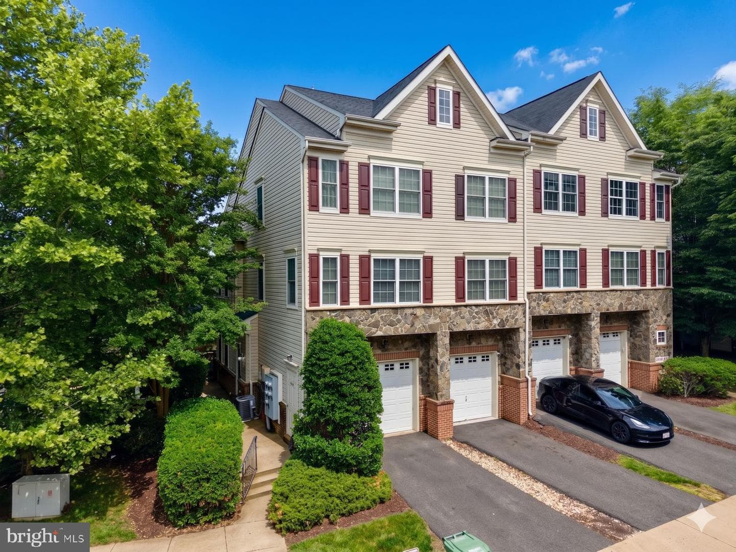 16815 Nuttal Oak Place, Woodbridge