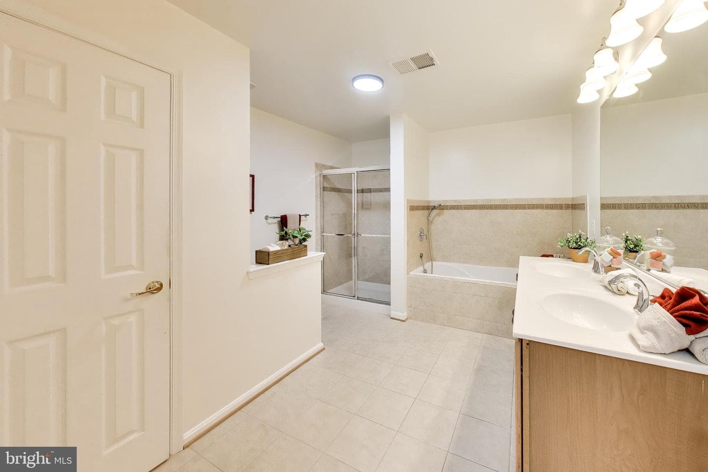 16815 Nuttal Oak Place photo 16