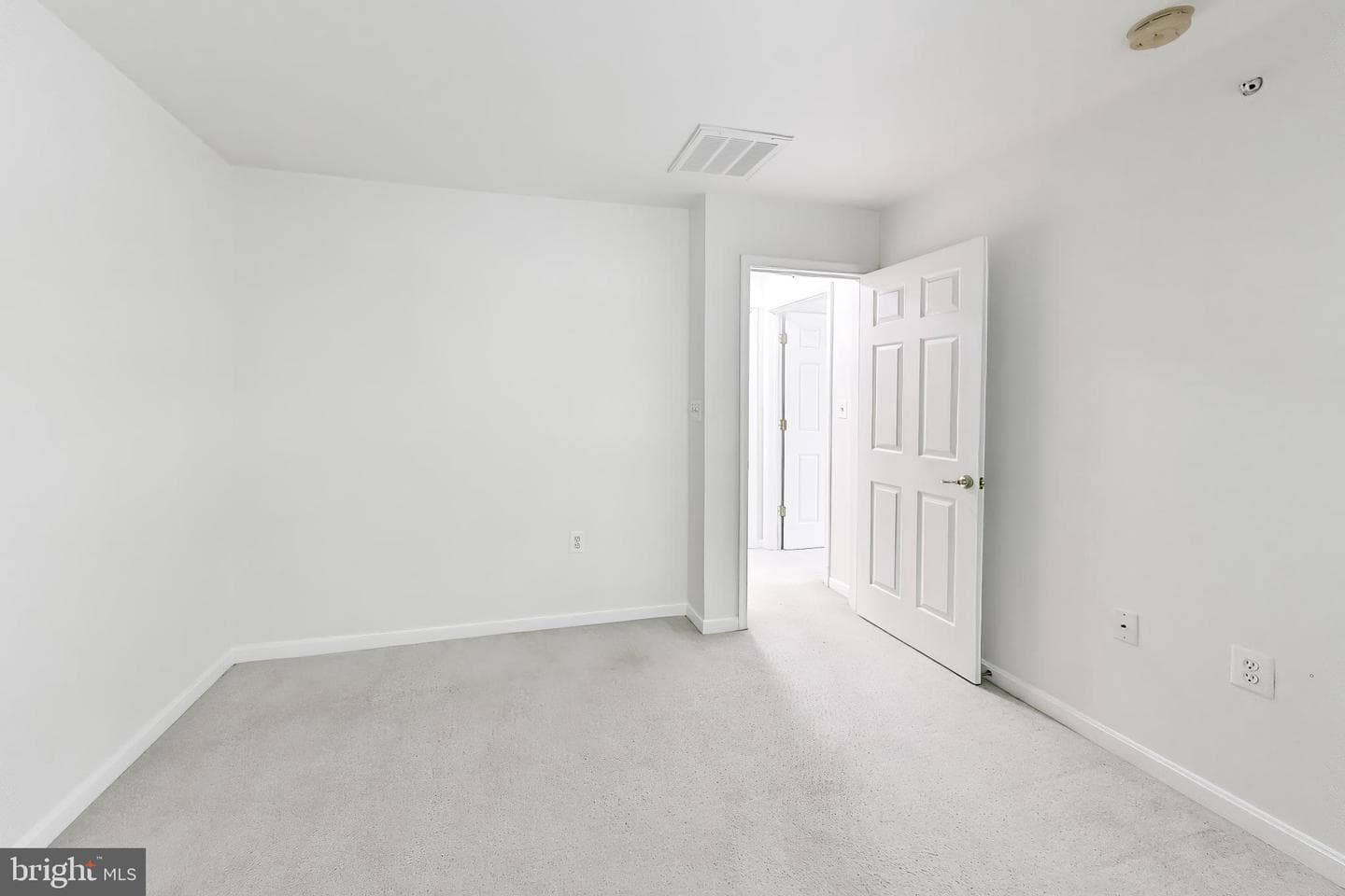 16815 Nuttal Oak Place photo 22