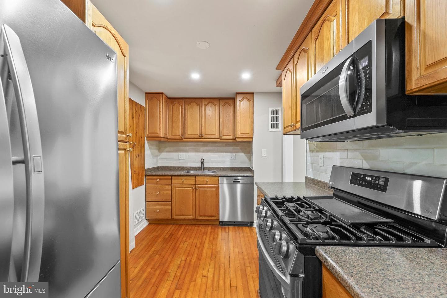 1403 Deerfield Lane photo 6