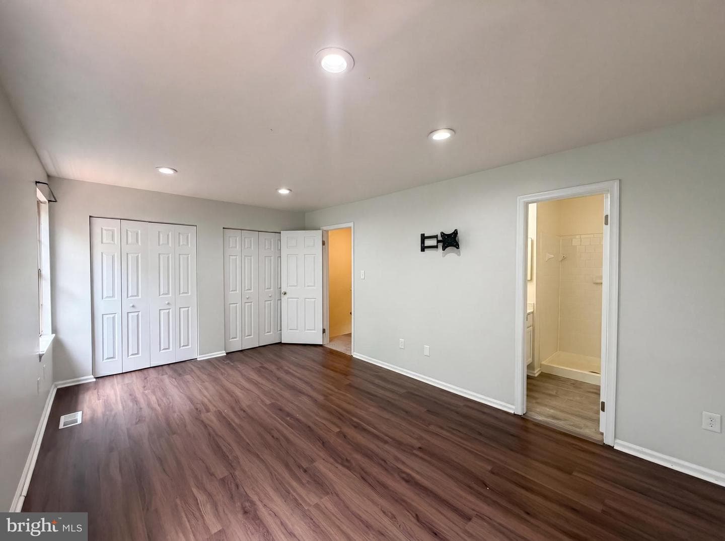 8641 Centerton Lane photo 4