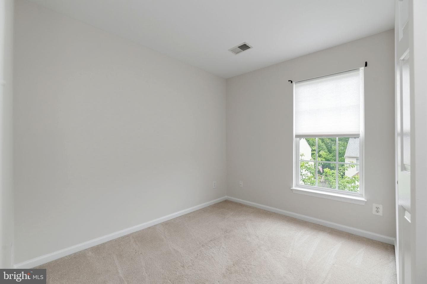 15720 Viewpoint Cir photo 34