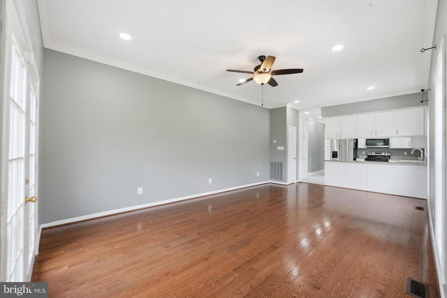 15001 Fleetwood Drive photo 18