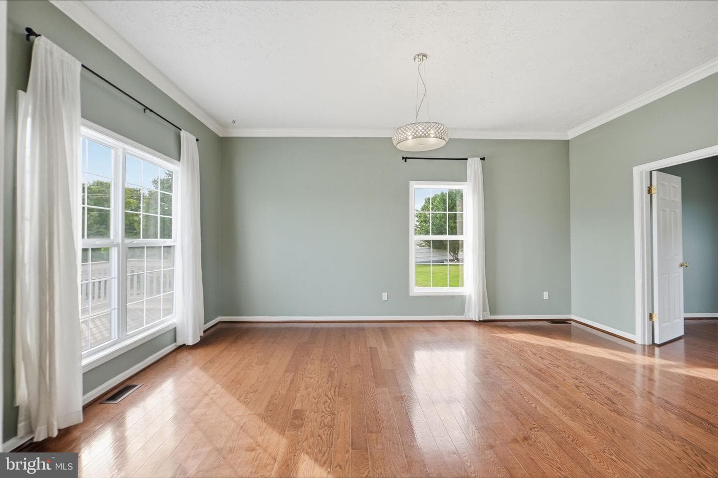 15001 Fleetwood Drive photo 6