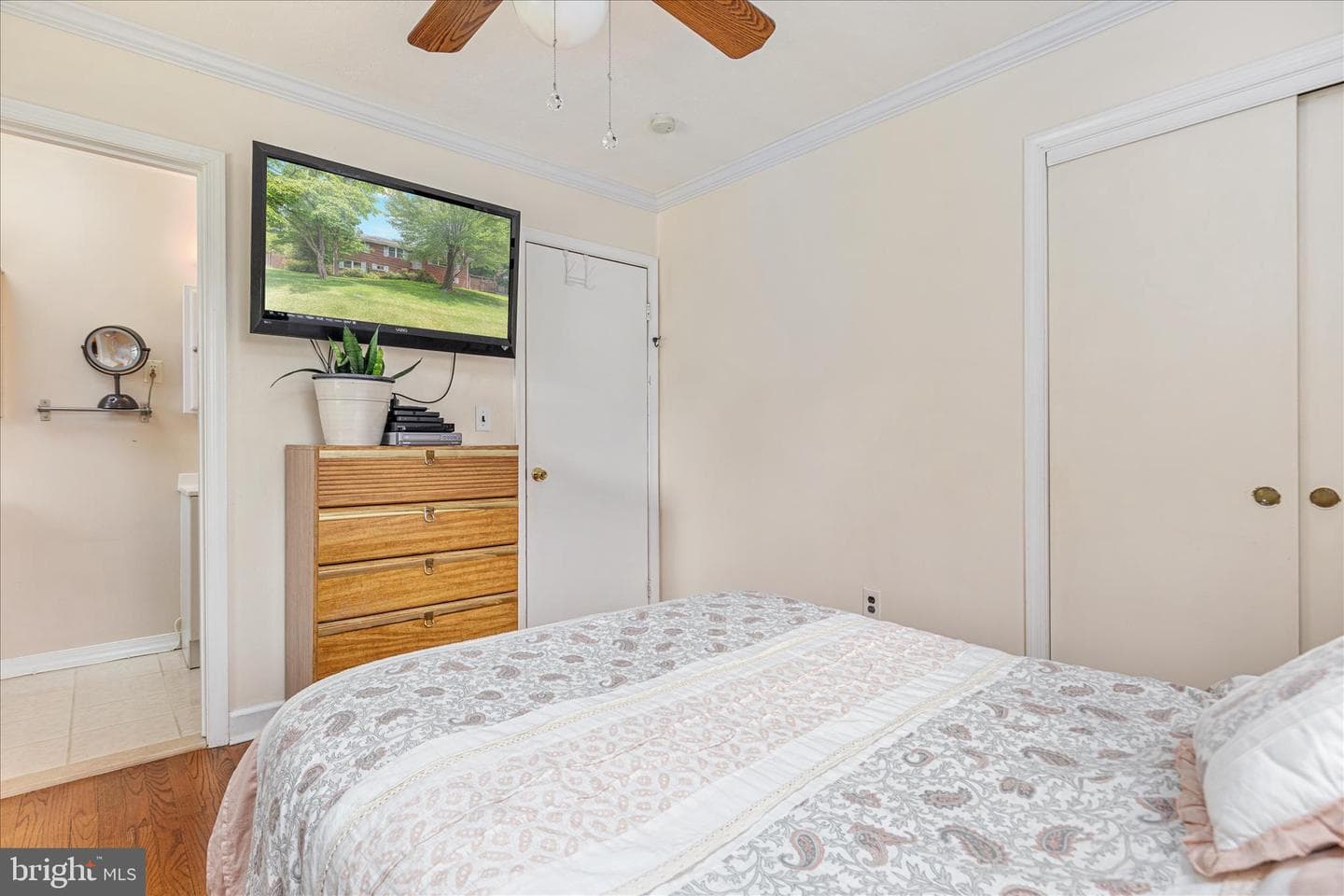 7817 Howard Street photo 25