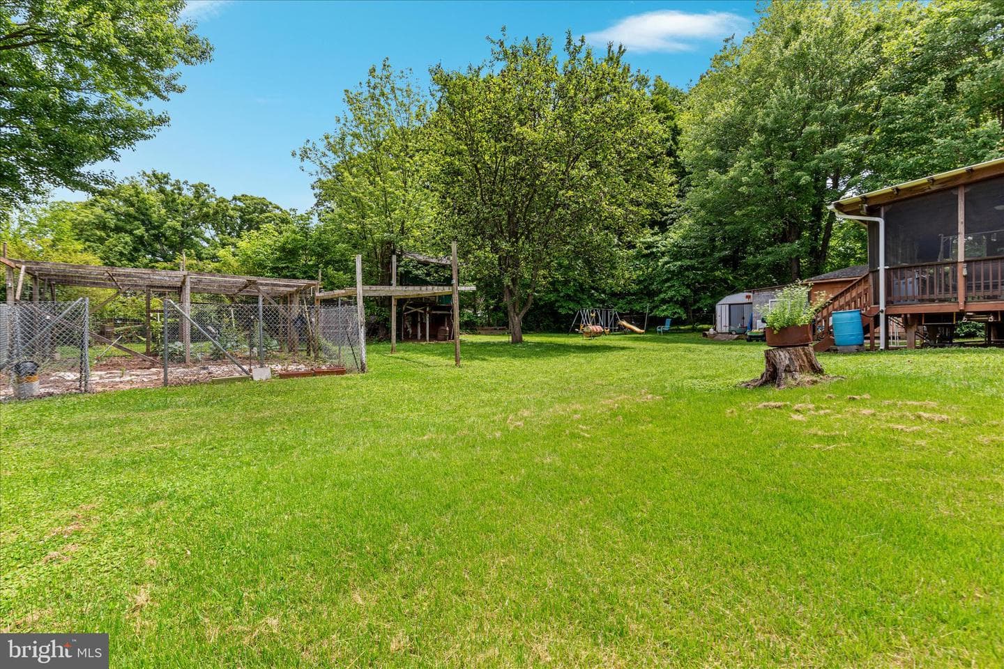 7817 Howard Street photo 44