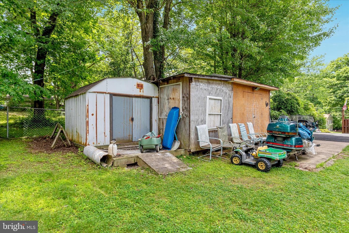 7817 Howard Street photo 49