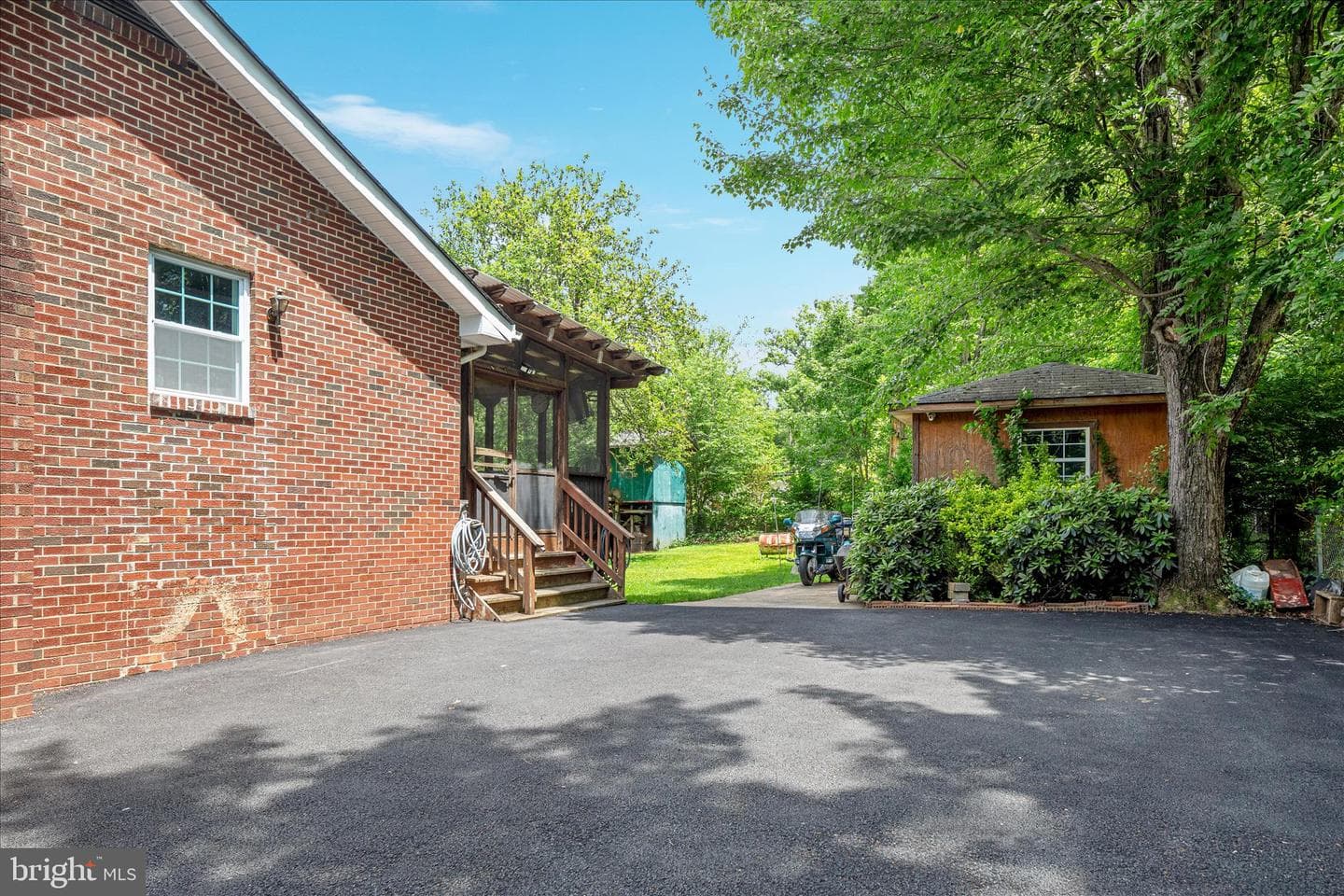 7817 Howard Street photo 55