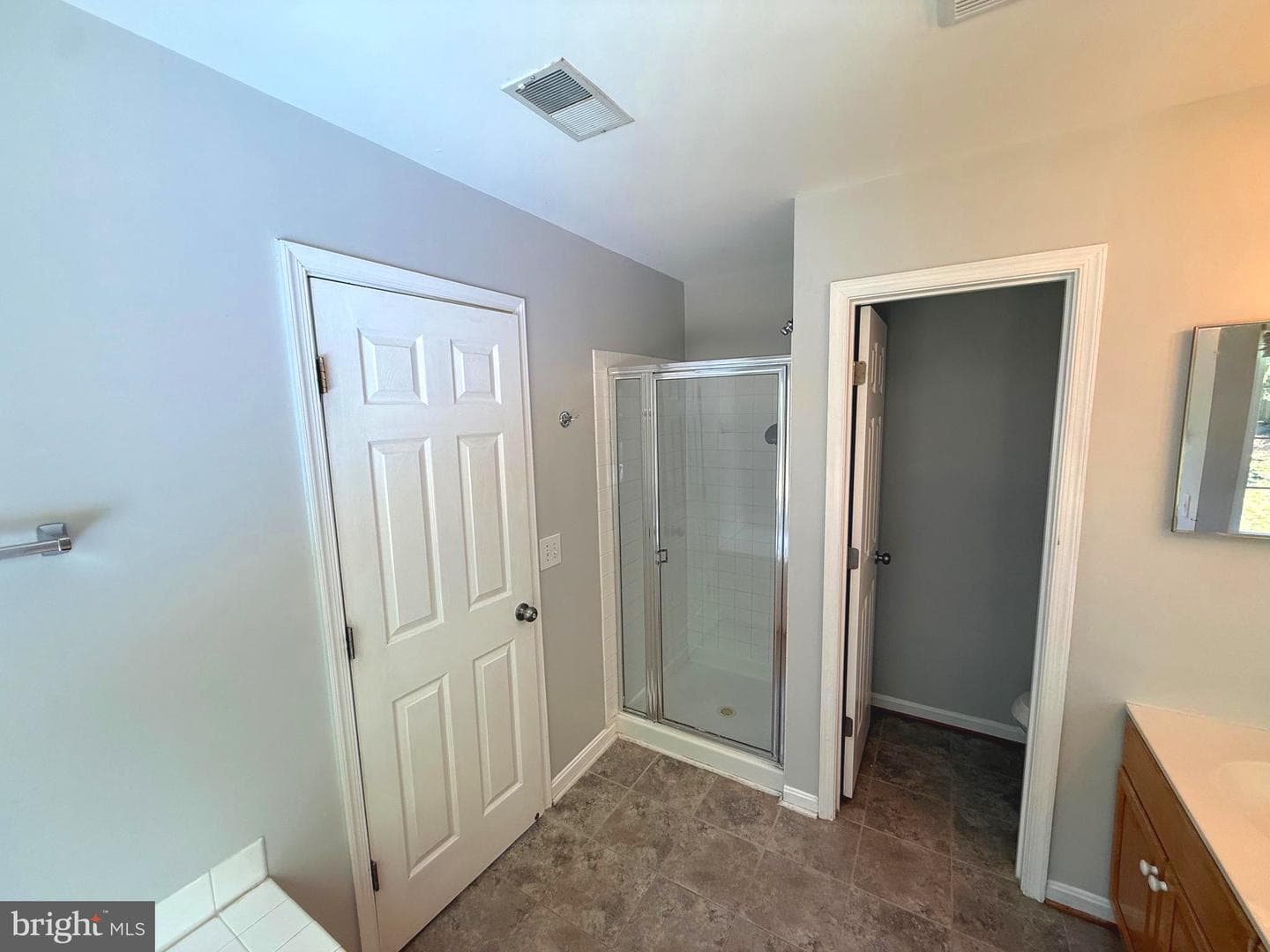 5796 Birch White photo 20