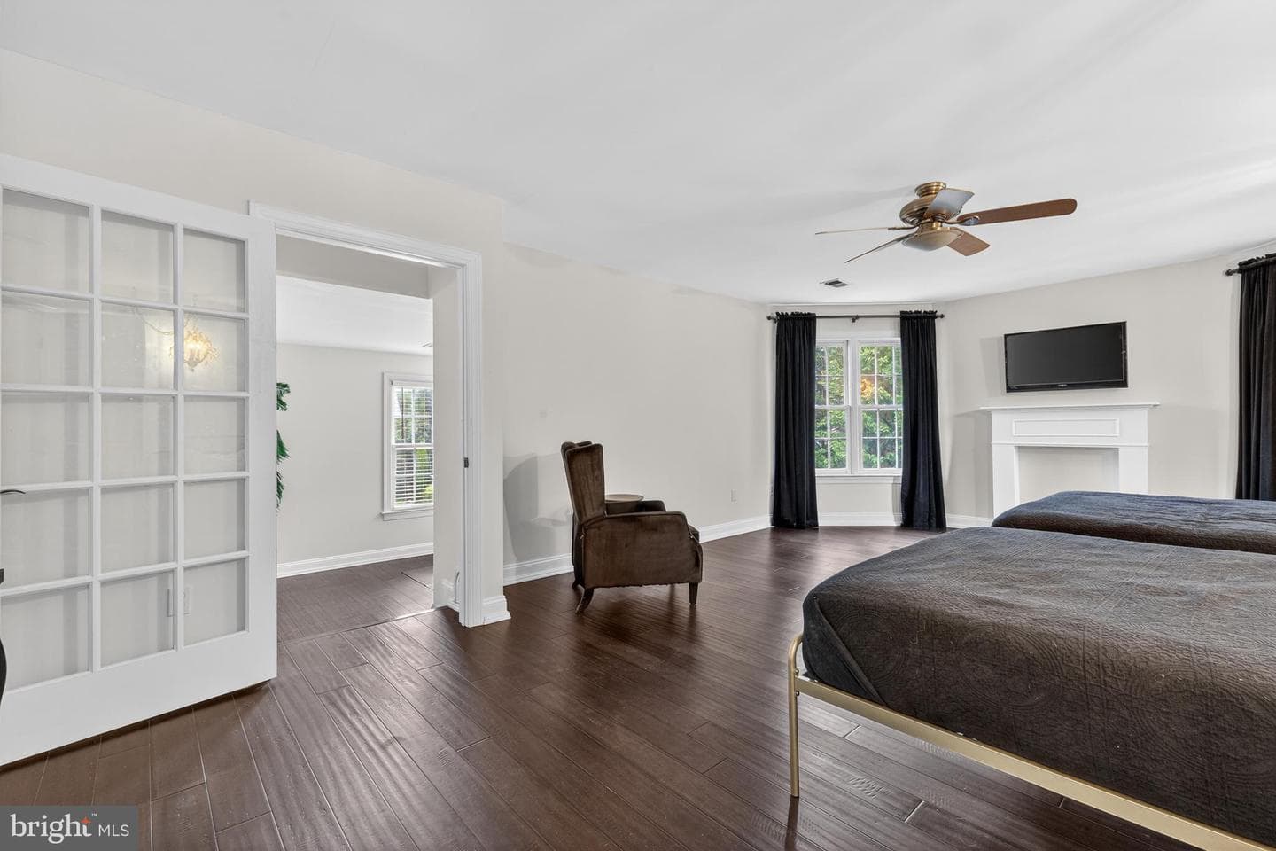 8020 Amsterdam Court photo 33