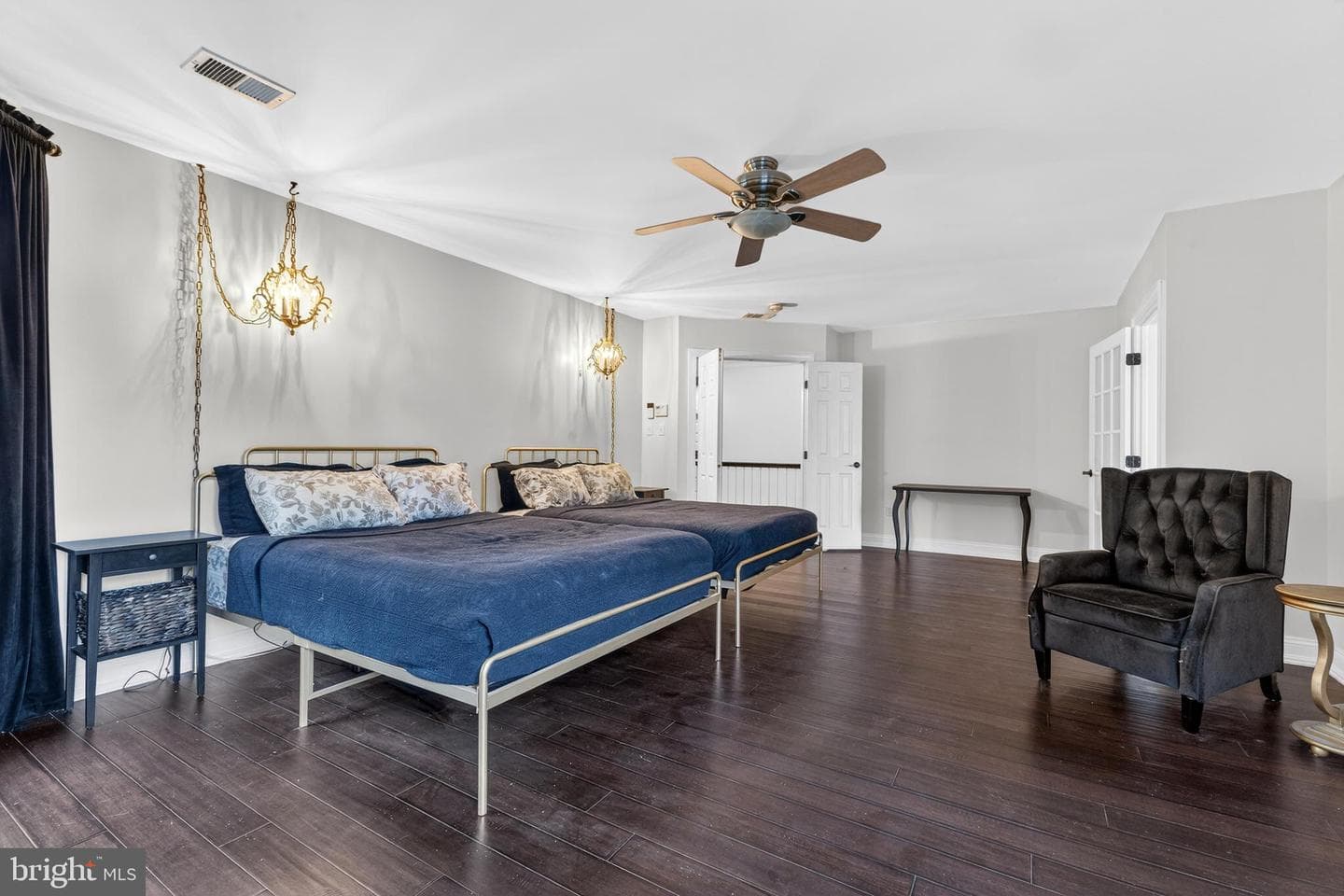 8020 Amsterdam Court photo 35