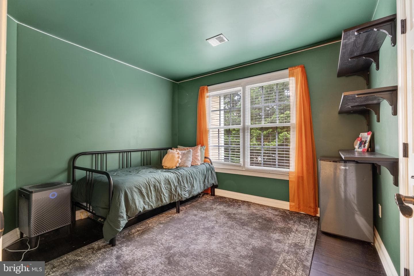 8020 Amsterdam Court photo 45