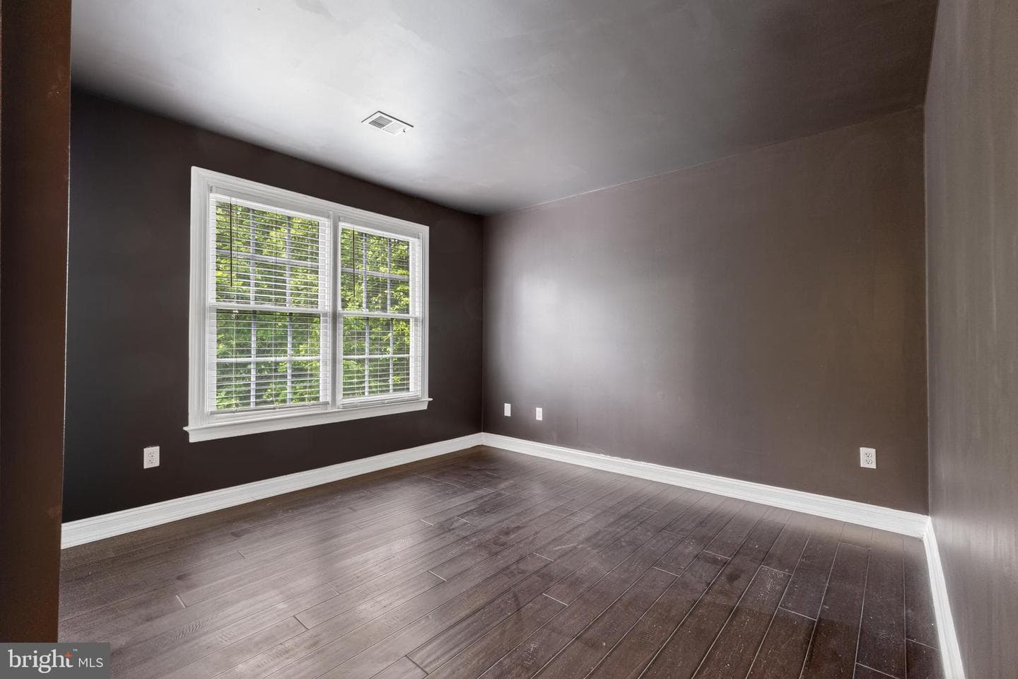 8020 Amsterdam Court photo 48