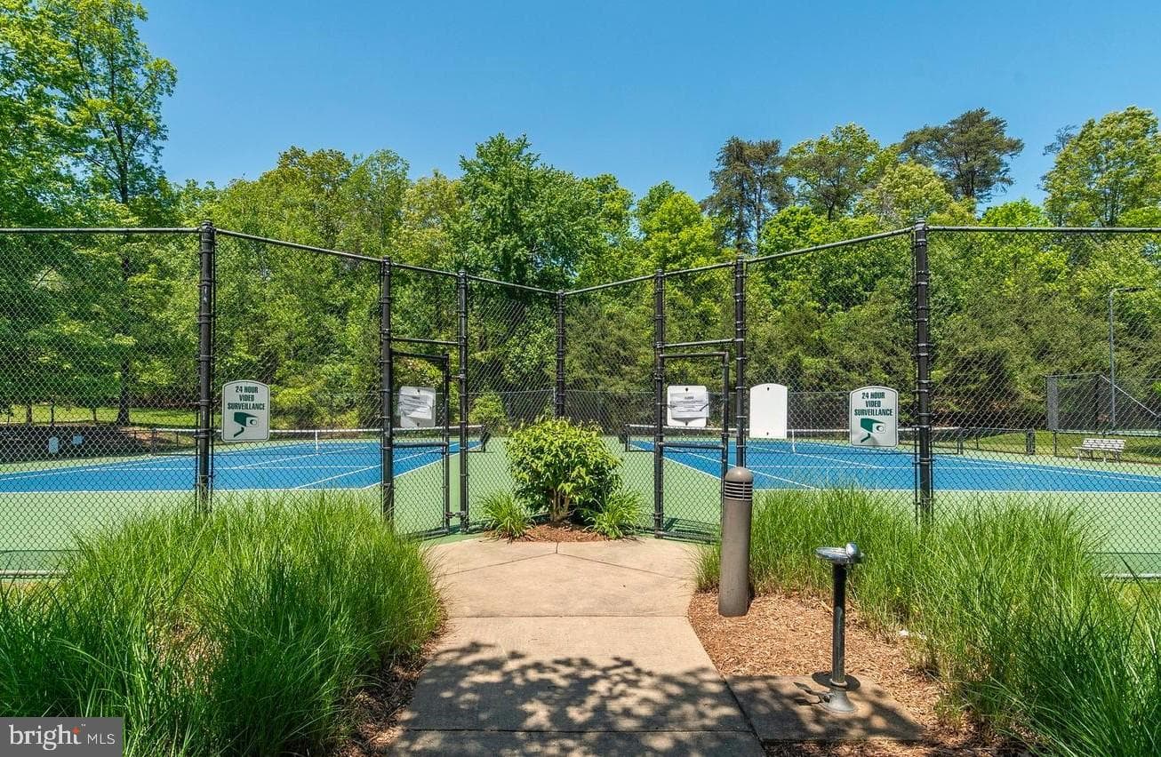 8020 Amsterdam Court photo 81