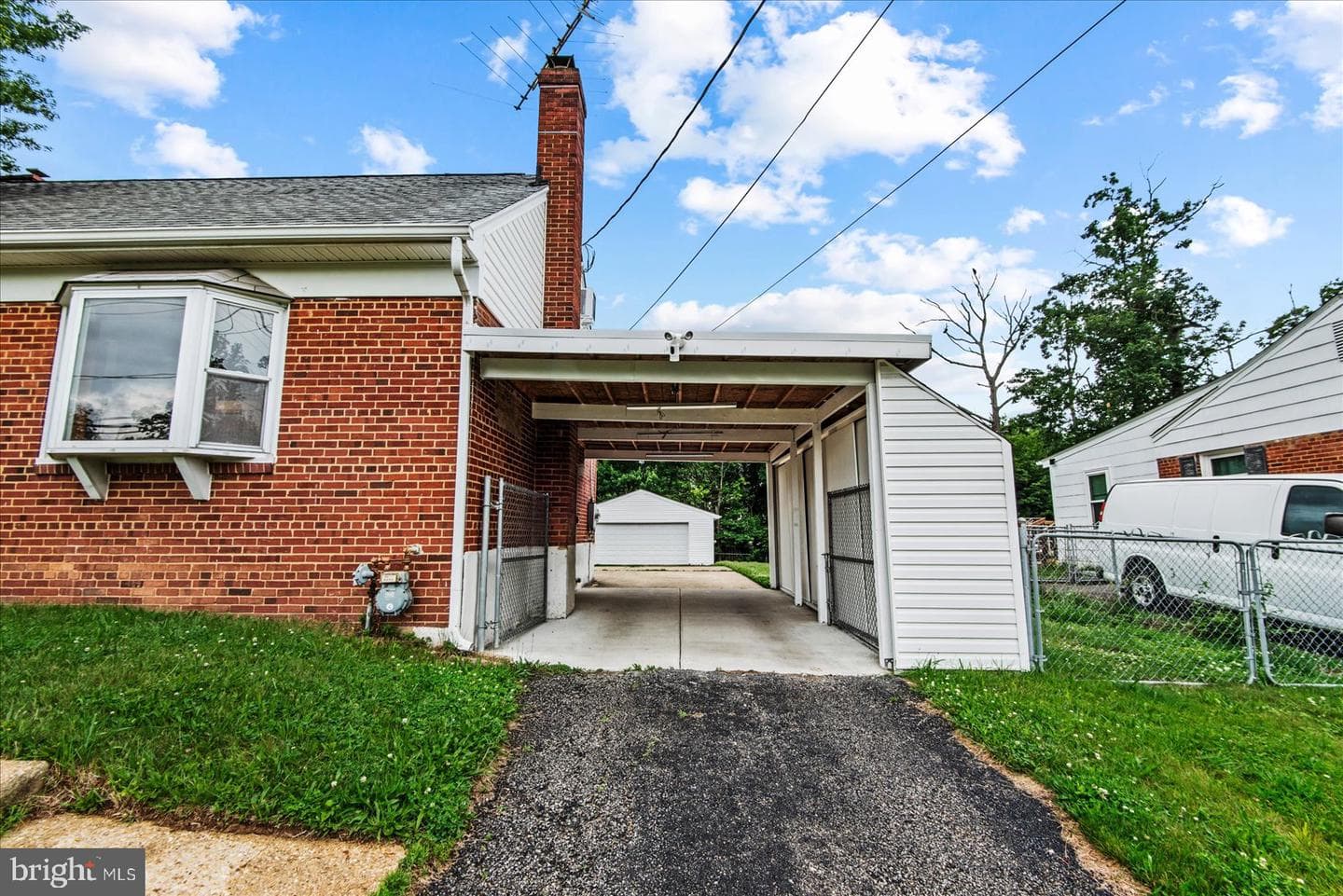 13706 Botts Ave photo 4