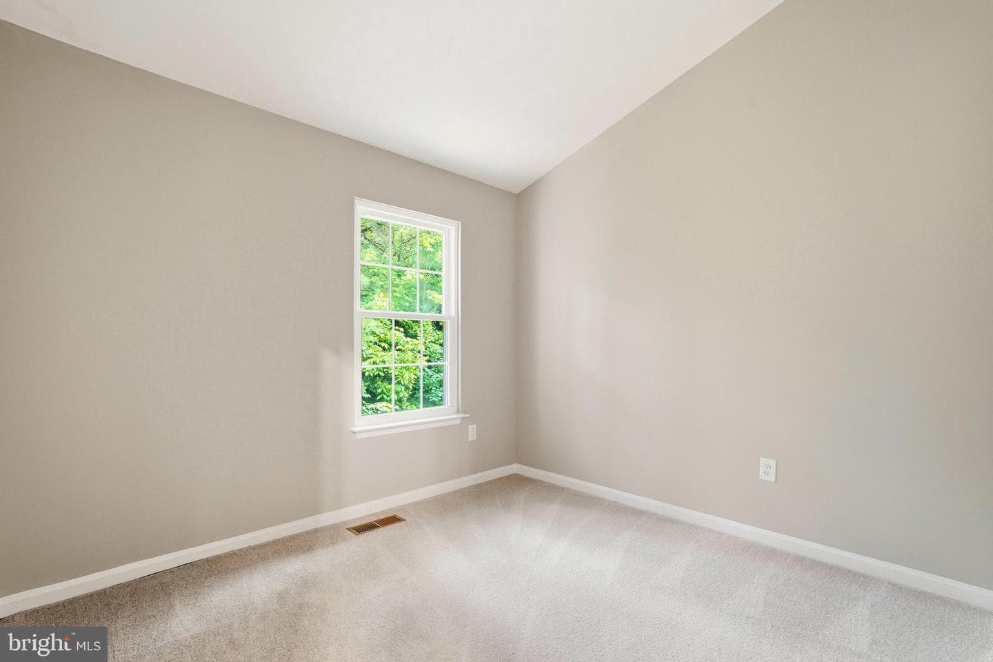 15646 Montview Drive photo 36