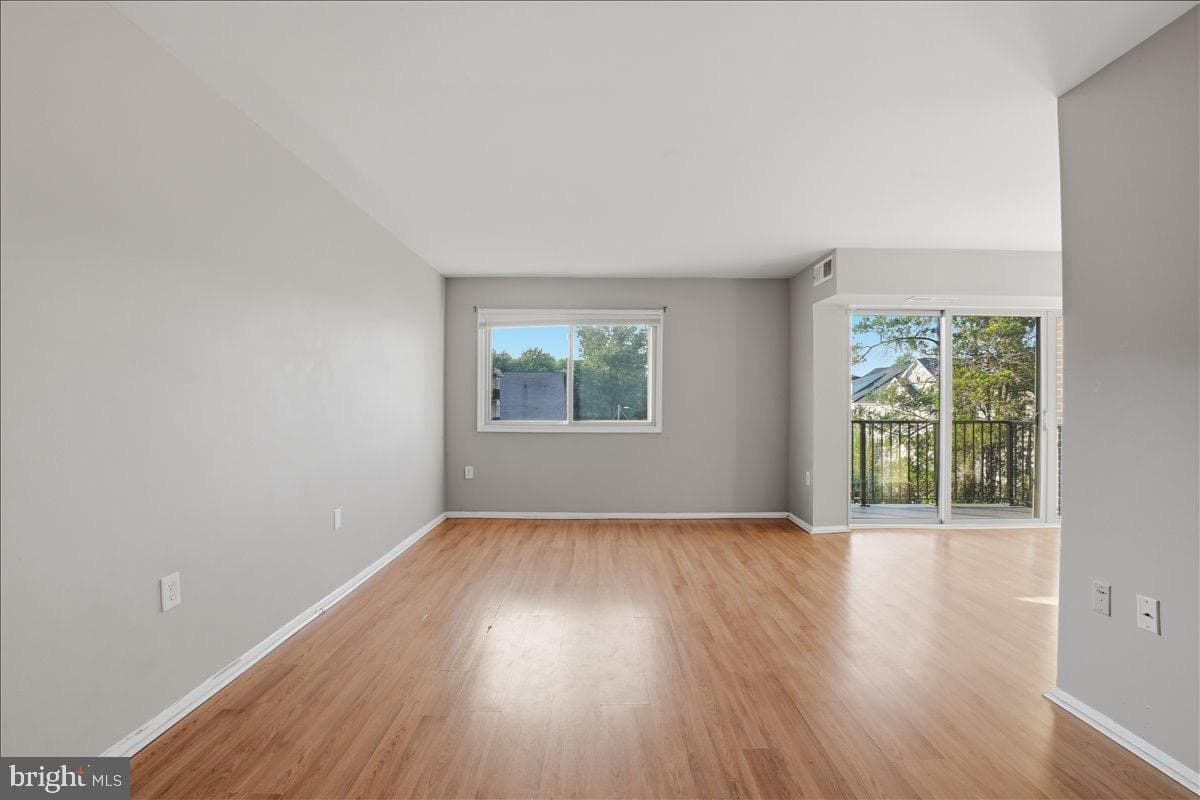 1550 Renate Drive #203 photo 5