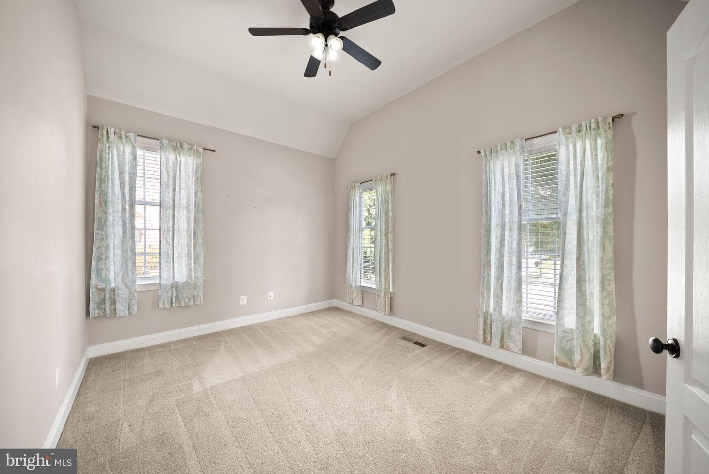 4664 Glass Mountain Way photo 36