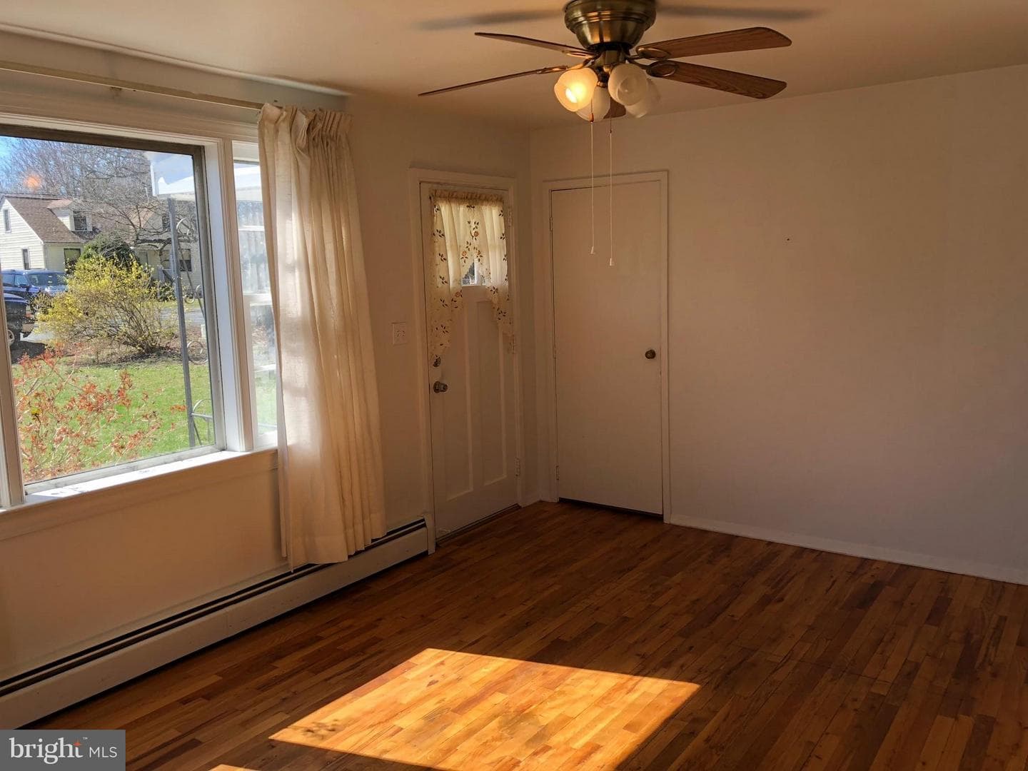 1114 Burton Street photo 3
