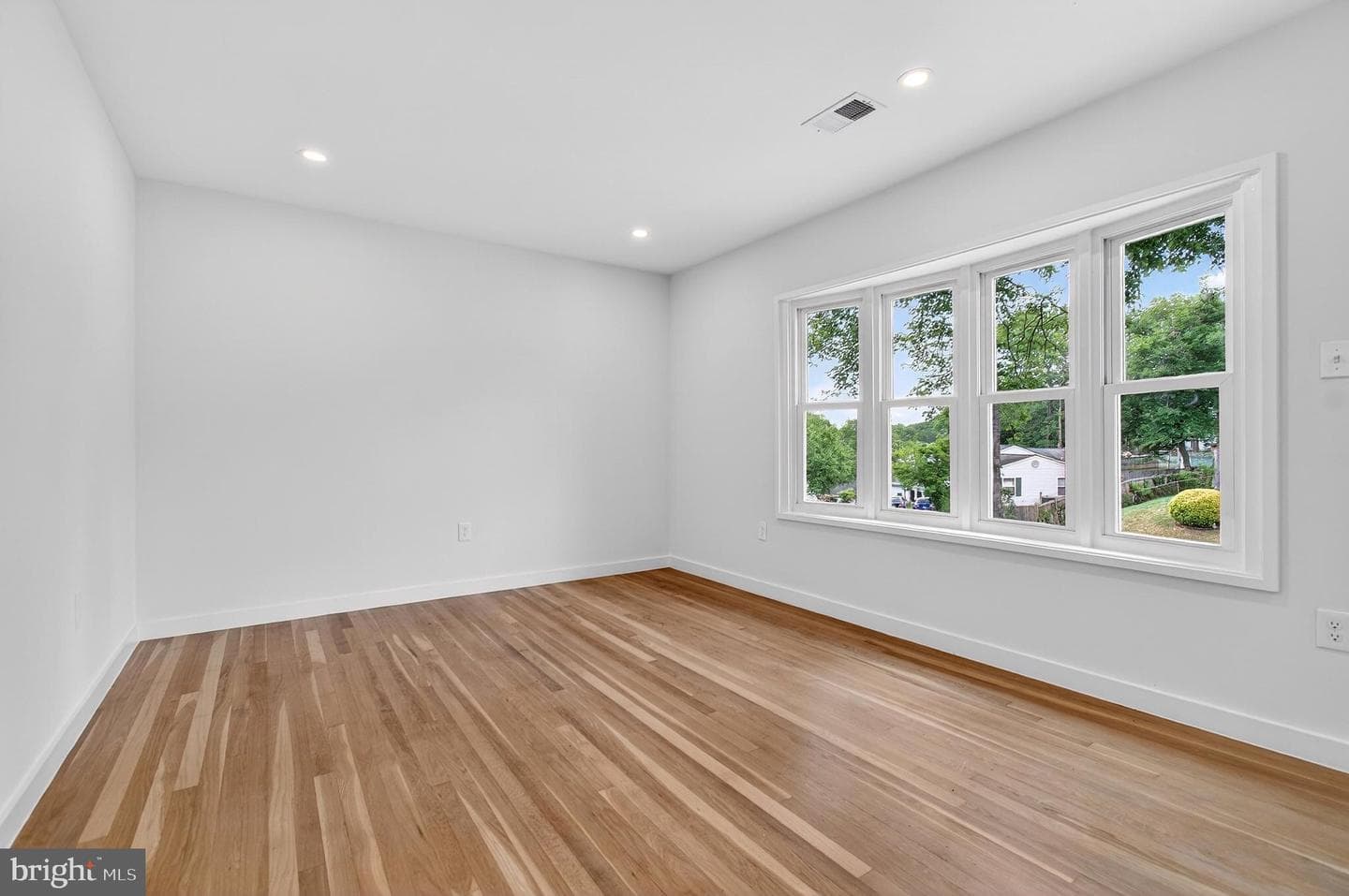 14404 Birchdale Avenue photo 4