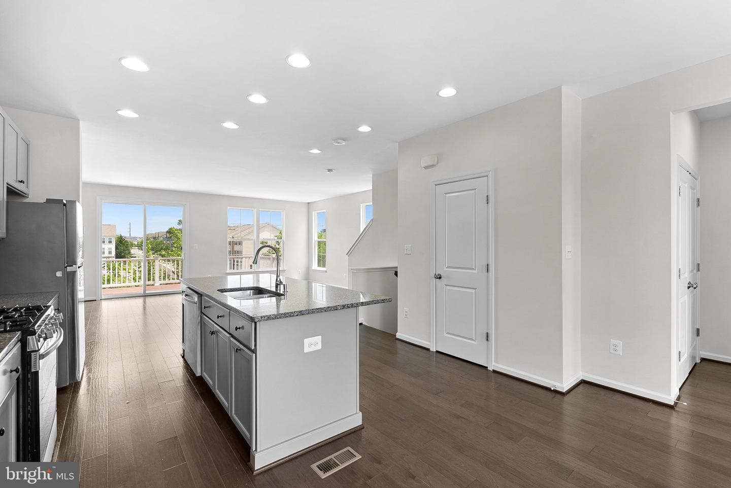 8192 Broad Place photo 13