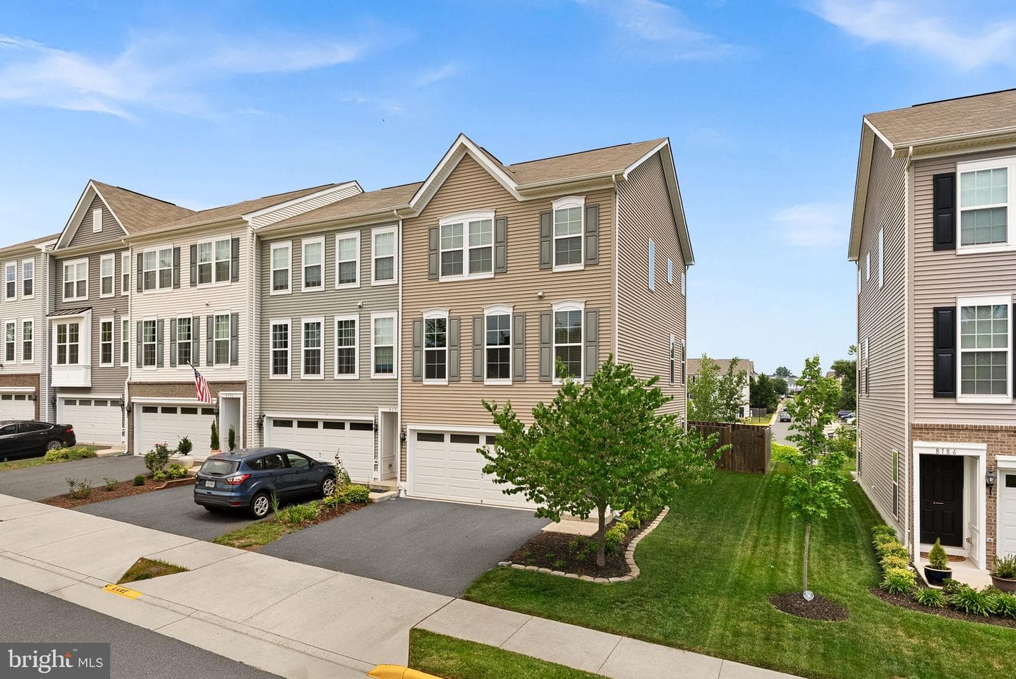 8192 Broad Place photo 3